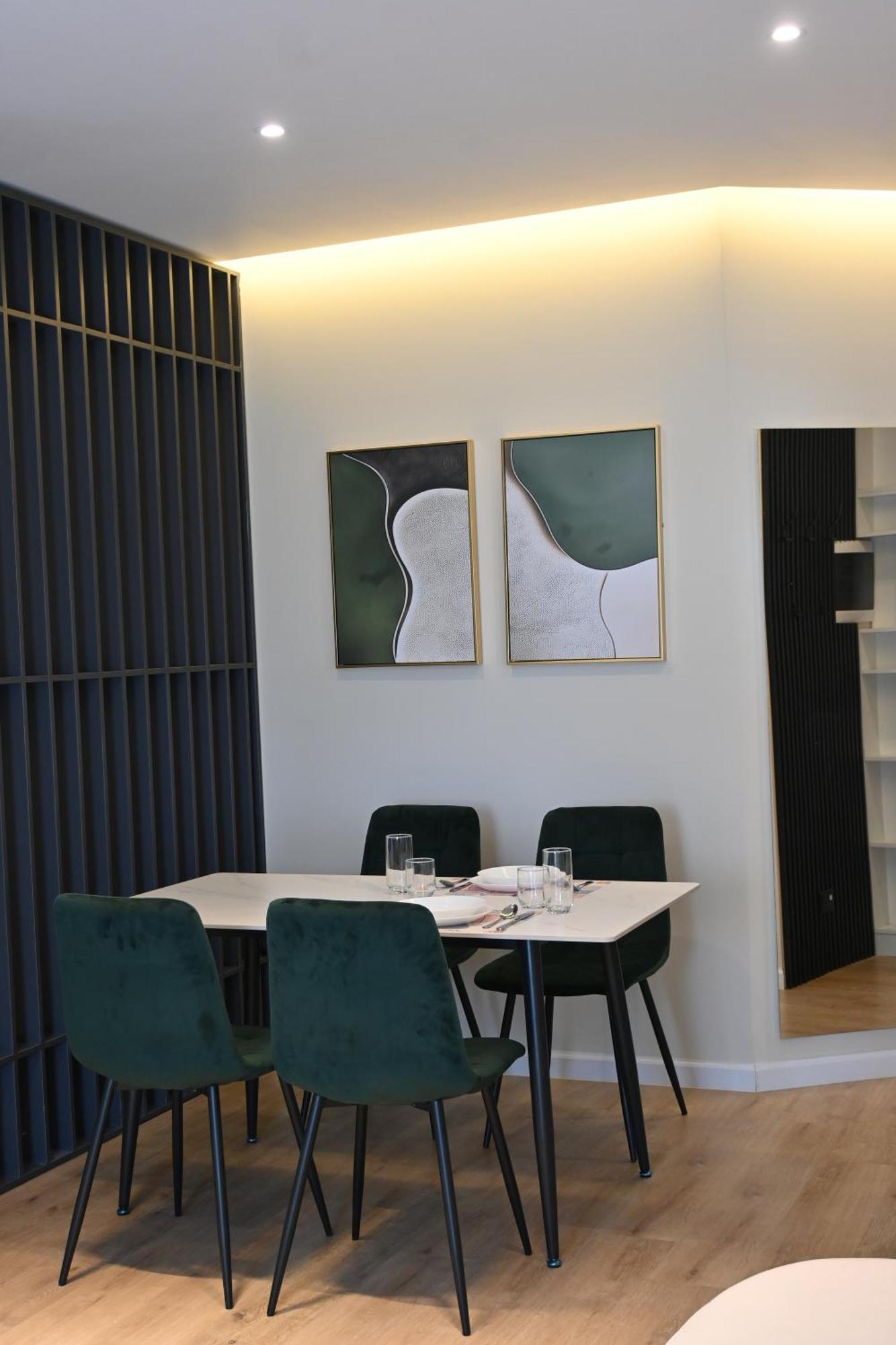 Modern Stay, * Tirana